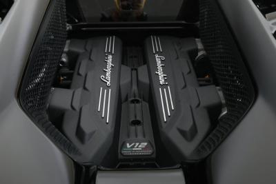 2024 Lamborghini Revuelto