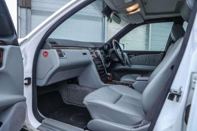 1998 Mercedes - Benz E240