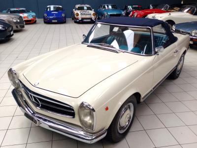 1965 Mercedes - Benz 230 SL PAGODE