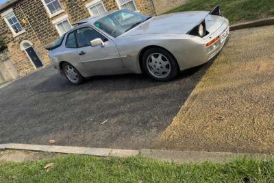 1989 Porsche 944 S2