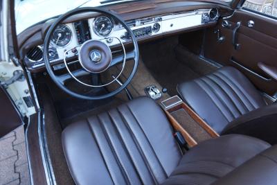 1967 Mercedes - Benz Mercedes Benz 250 SL Pagode