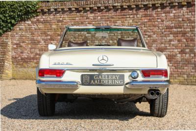 1967 Mercedes - Benz Mercedes Benz 250 SL Pagode