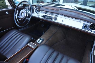 1967 Mercedes - Benz Mercedes Benz 250 SL Pagode