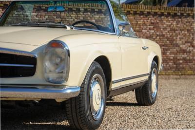 1967 Mercedes - Benz Mercedes Benz 250 SL Pagode