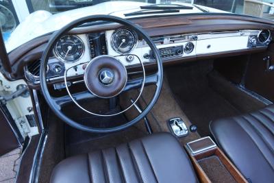 1967 Mercedes - Benz Mercedes Benz 250 SL Pagode