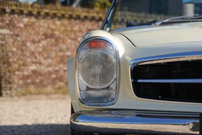 1967 Mercedes - Benz Mercedes Benz 250 SL Pagode