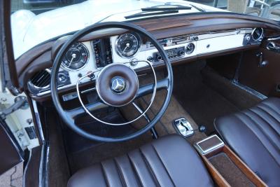 1967 Mercedes - Benz Mercedes Benz 250 SL Pagode
