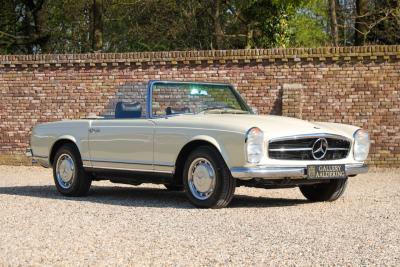 1967 Mercedes - Benz Mercedes Benz 250 SL Pagode