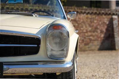 1967 Mercedes - Benz Mercedes Benz 250 SL Pagode