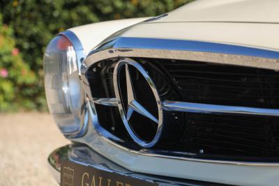 1967 Mercedes - Benz Mercedes Benz 250 SL Pagode