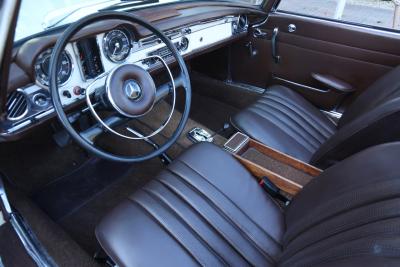 1967 Mercedes - Benz Mercedes Benz 250 SL Pagode