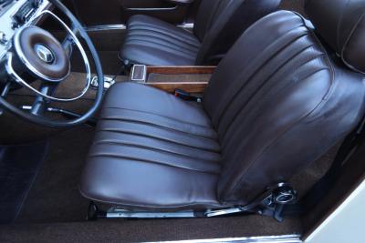 1967 Mercedes - Benz Mercedes Benz 250 SL Pagode