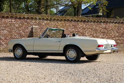 1967 Mercedes - Benz Mercedes Benz 250 SL Pagode