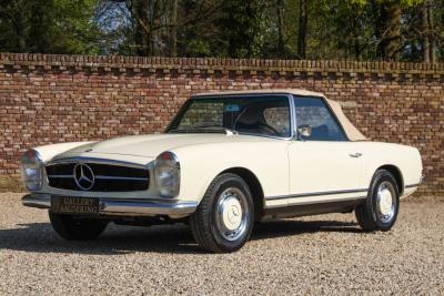 1967 Mercedes - Benz Mercedes Benz 250 SL Pagode