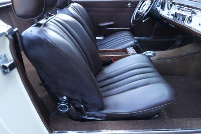 1967 Mercedes - Benz Mercedes Benz 250 SL Pagode