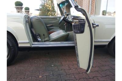 1967 Mercedes - Benz Mercedes Benz 230 SL Pagode &ldquo;Second owner and 42.000 miles since &rdquo;