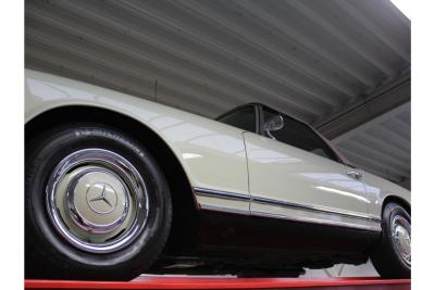 1967 Mercedes - Benz Mercedes Benz 230 SL Pagode &ldquo;Second owner and 42.000 miles since &rdquo;