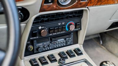 1987 Aston Martin V8 Volante