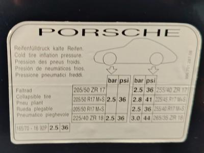 1998 Porsche 996 CARRERA 4