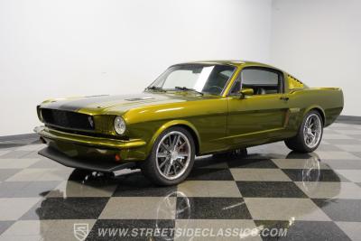 1965 Ford Mustang 2+2 Fastback Restomod