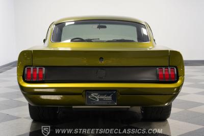 1965 Ford Mustang 2+2 Fastback Restomod
