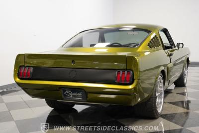 1965 Ford Mustang 2+2 Fastback Restomod