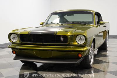 1965 Ford Mustang 2+2 Fastback Restomod