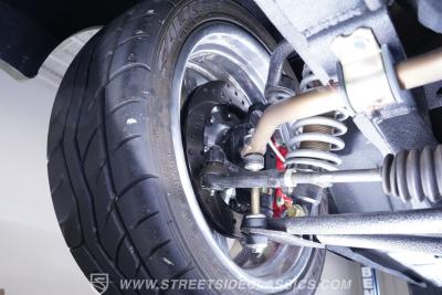 1965 Ford Mustang 2+2 Fastback Restomod