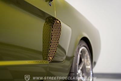 1965 Ford Mustang 2+2 Fastback Restomod