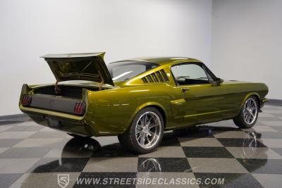 1965 Ford Mustang 2+2 Fastback Restomod