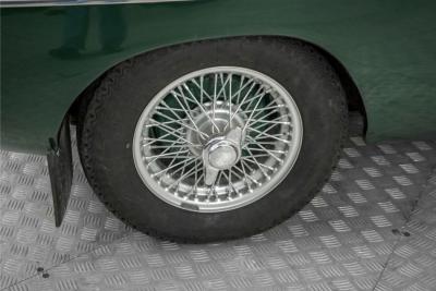 1965 MG B MGB 1.8 overdrive spaakwielen