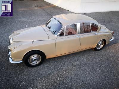 1969 Daimler V8 SALOON