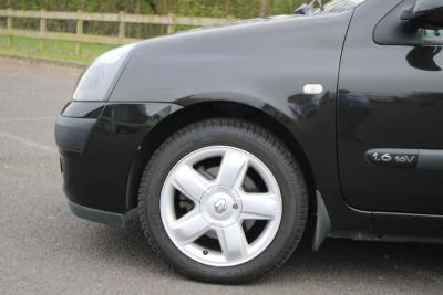 2003 Renault CLIO DYNAMIQUE 16V