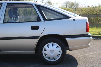 1994 Vauxhall CAVALIER LS