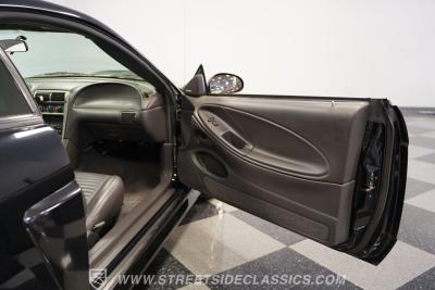 2003 Ford Mustang Mach 1