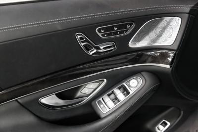 2019 Mercedes - Benz 4320 mile S 560