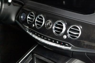 2019 Mercedes - Benz 4320 mile S 560