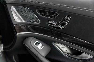 2019 Mercedes - Benz 4320 mile S 560