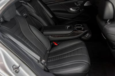 2019 Mercedes - Benz 4320 mile S 560