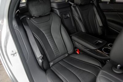 2019 Mercedes - Benz 4320 mile S 560