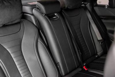 2019 Mercedes - Benz 4320 mile S 560