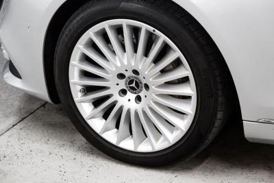 2019 Mercedes - Benz 4320 mile S 560