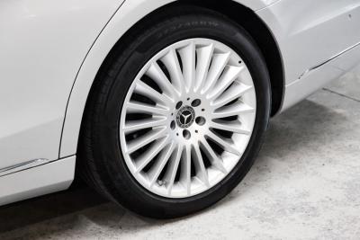 2019 Mercedes - Benz 4320 mile S 560