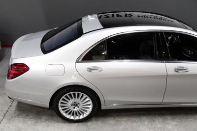 2019 Mercedes - Benz 4320 mile S 560