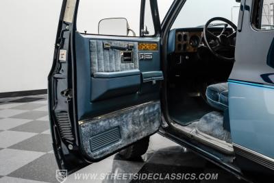 1990 GMC Suburban SLE 4x4