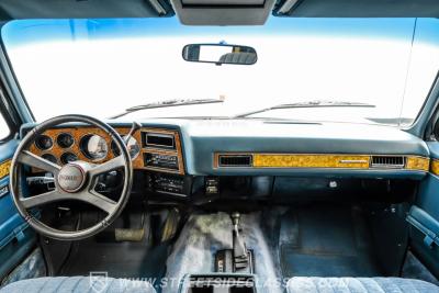 1990 GMC Suburban SLE 4x4