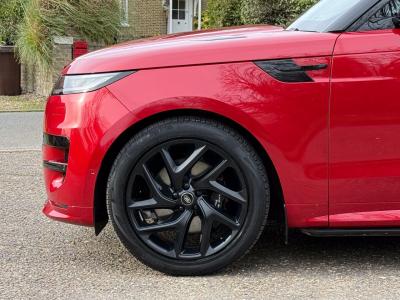 2024 Land Rover 3.0 D300 MHEV Dynamic SE Auto 4WD Euro 6 (s/s) 5dr