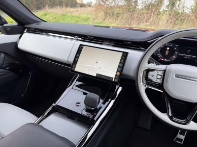 2024 Land Rover 3.0 D300 MHEV Dynamic SE Auto 4WD Euro 6 (s/s) 5dr