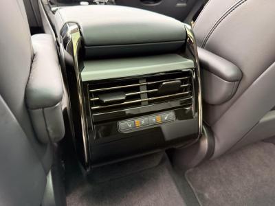 2024 Land Rover 3.0 D300 MHEV Dynamic SE Auto 4WD Euro 6 (s/s) 5dr