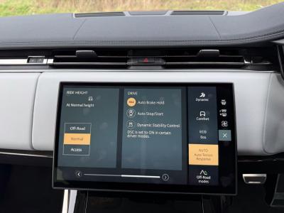 2024 Land Rover 3.0 D300 MHEV Dynamic SE Auto 4WD Euro 6 (s/s) 5dr
